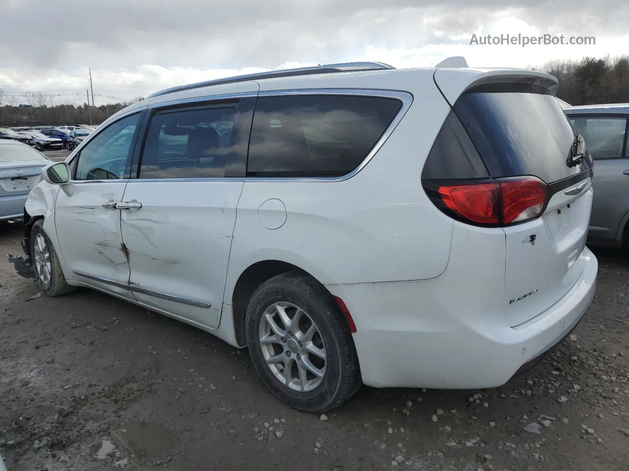 2020 Chrysler Pacifica Touring L White vin: 2C4RC1BG3LR125261