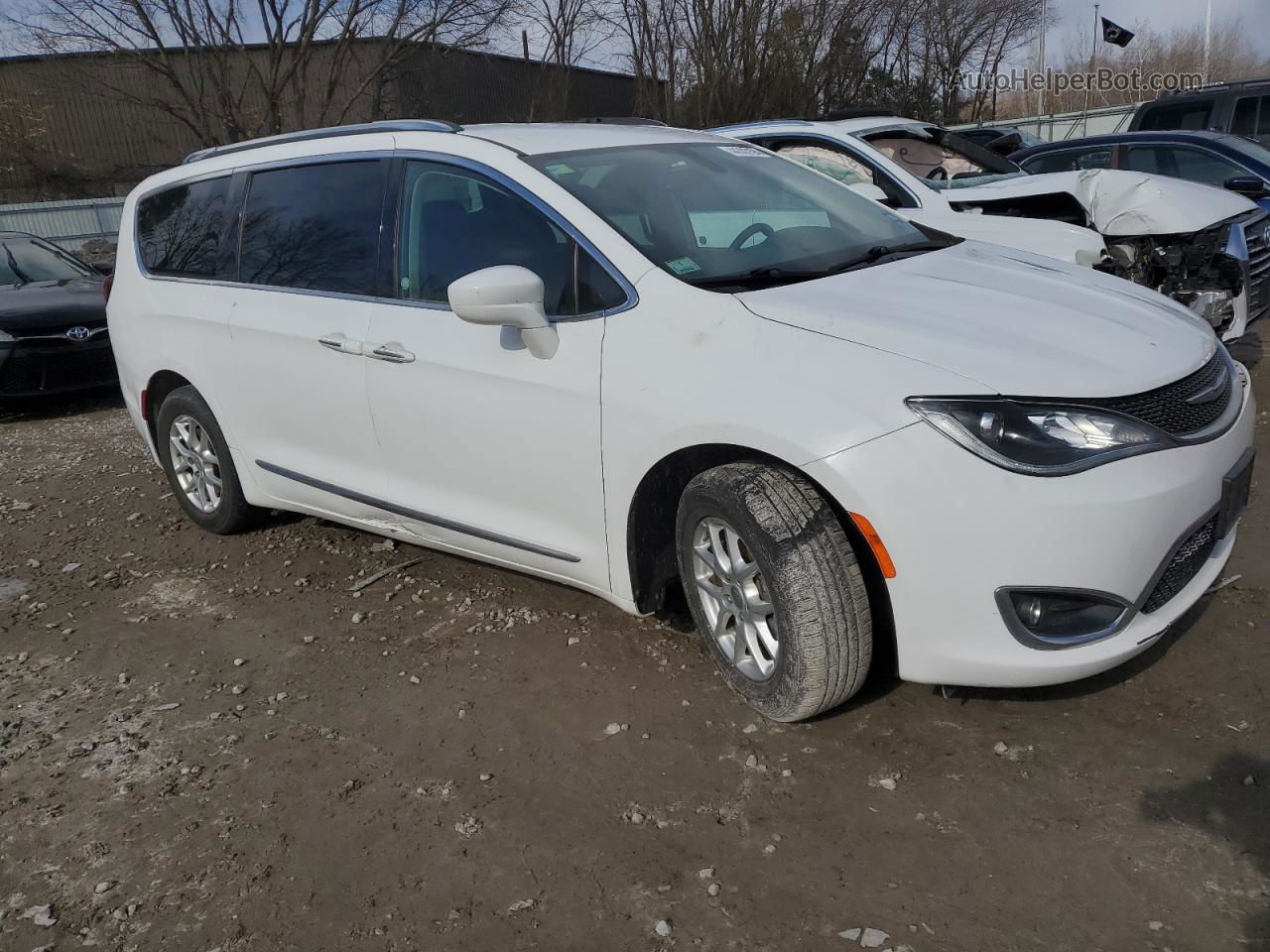 2020 Chrysler Pacifica Touring L White vin: 2C4RC1BG3LR125261