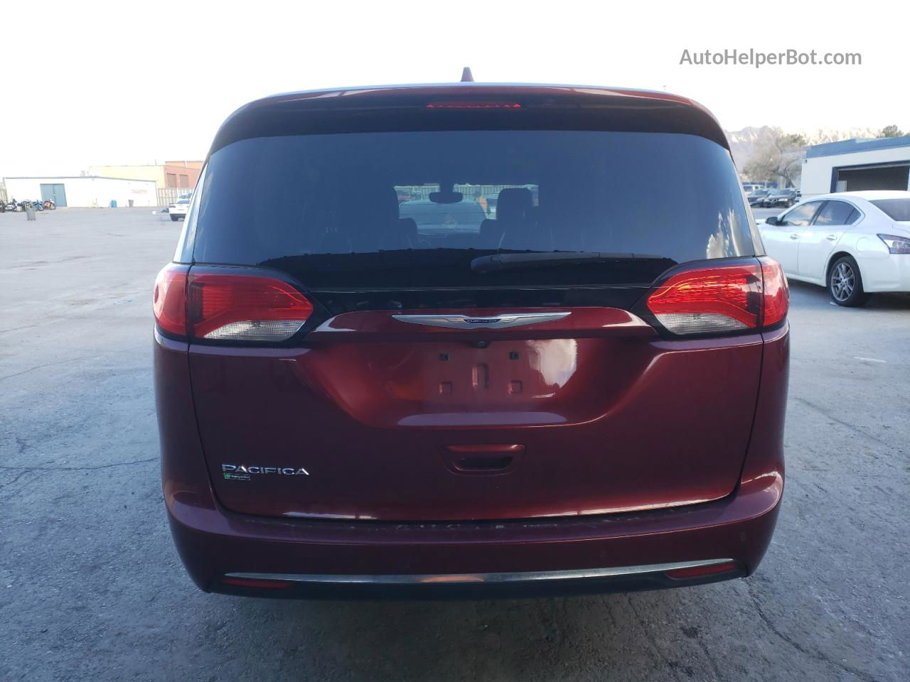 2020 Chrysler Pacifica Touring L Maroon vin: 2C4RC1BG3LR136924