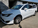 2017 Chrysler Pacifica Touring L White vin: 2C4RC1BG4HR527426