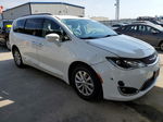 2017 Chrysler Pacifica Touring L White vin: 2C4RC1BG4HR527426