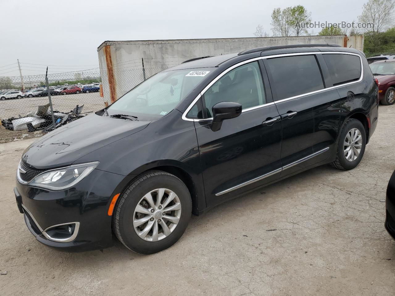 2017 Chrysler Pacifica Touring L Gray vin: 2C4RC1BG4HR559292