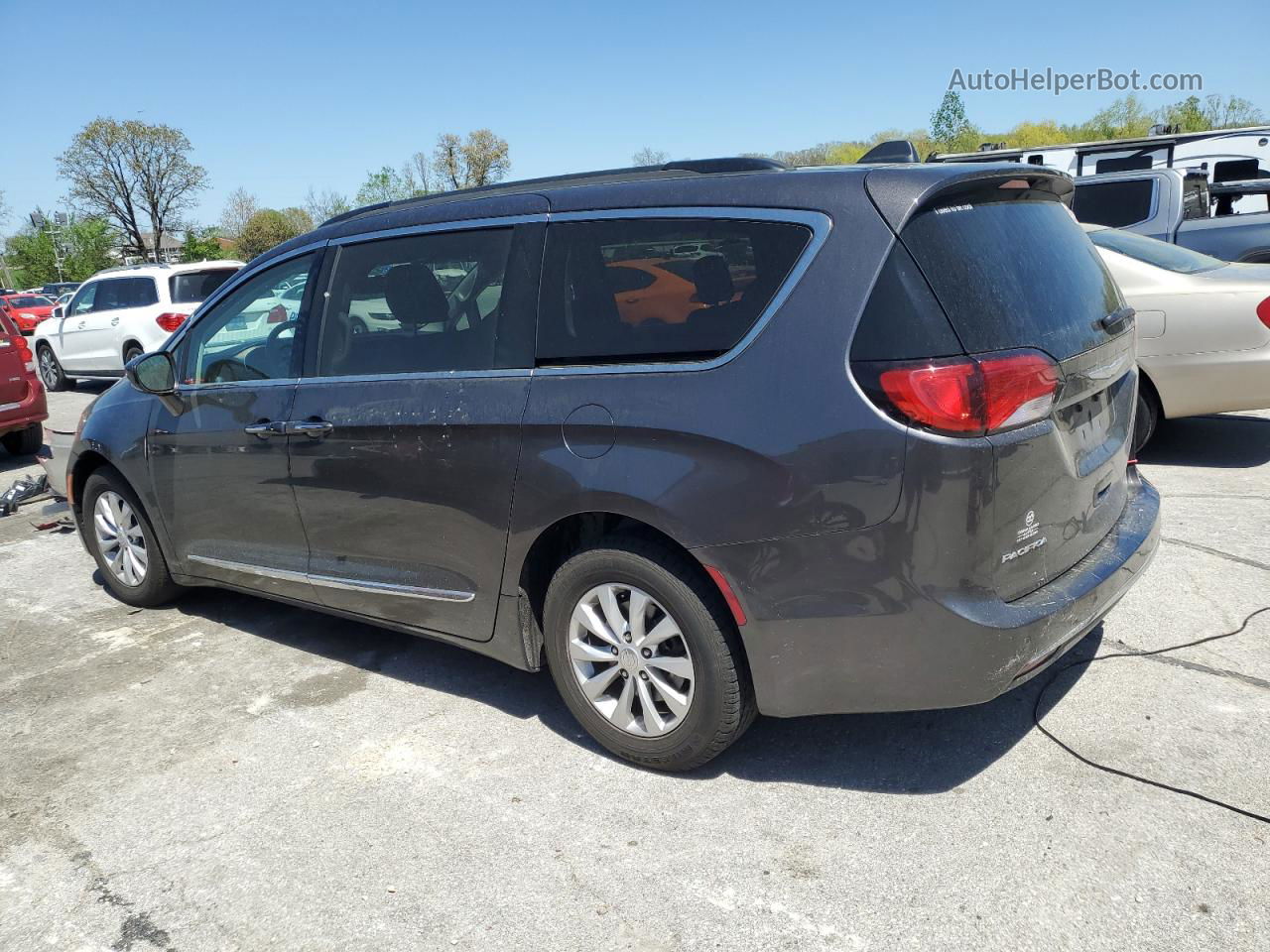 2017 Chrysler Pacifica Touring L Gray vin: 2C4RC1BG4HR583656