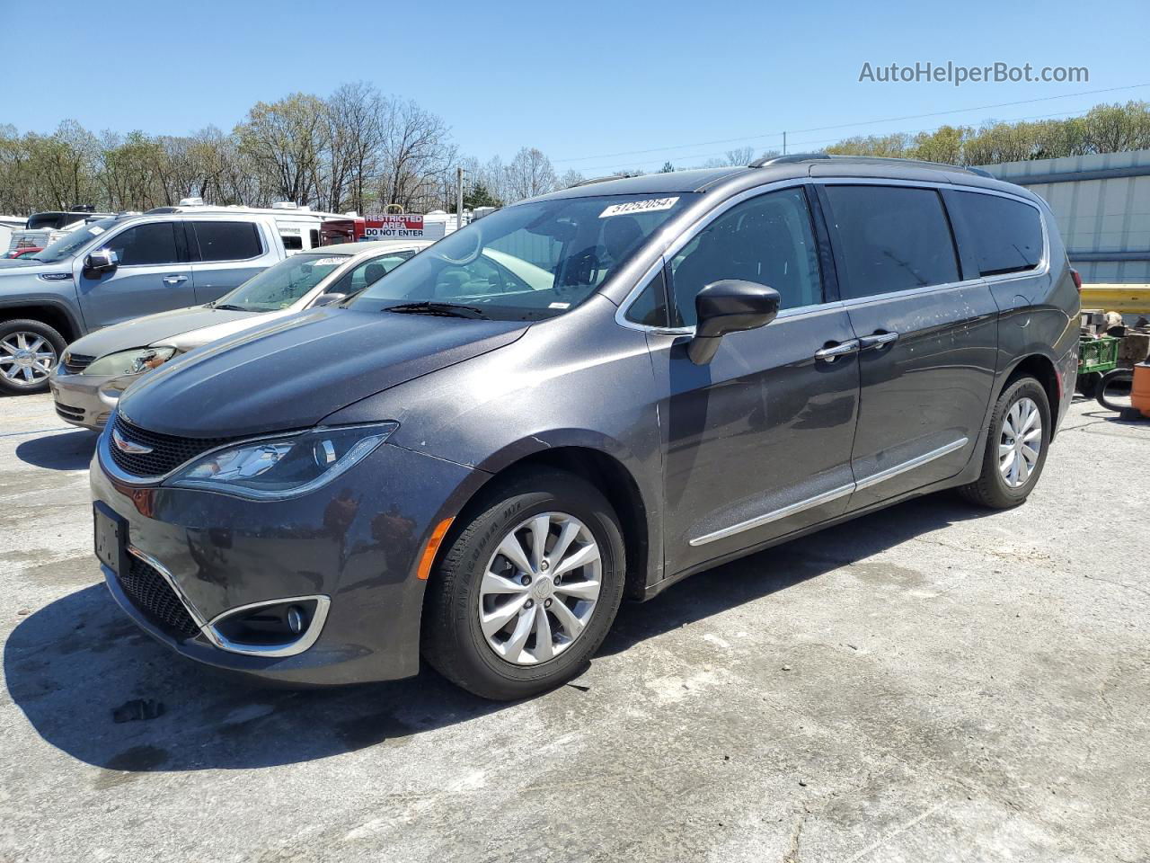 2017 Chrysler Pacifica Touring L Gray vin: 2C4RC1BG4HR583656