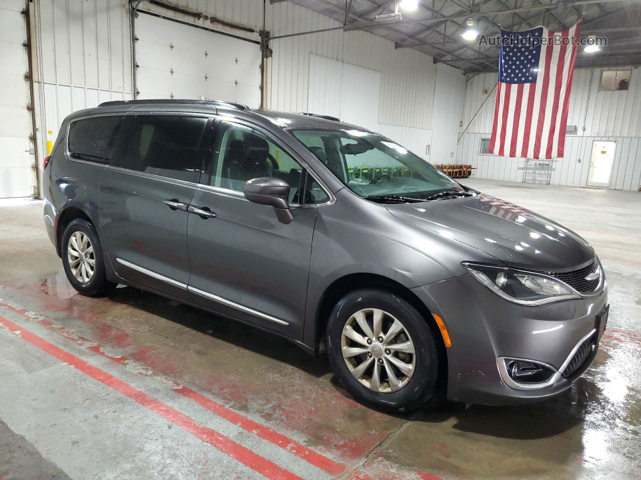 2017 Chrysler Pacifica Touring L Gray vin: 2C4RC1BG4HR621547