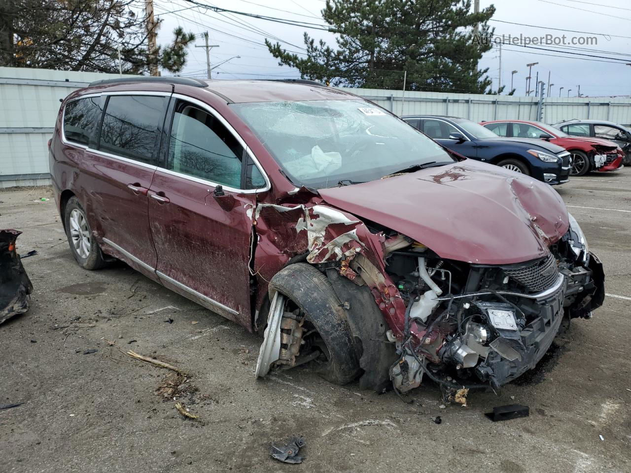 2017 Chrysler Pacifica Touring L Burgundy vin: 2C4RC1BG4HR752221