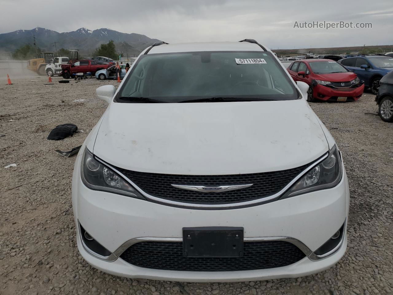 2017 Chrysler Pacifica Touring L White vin: 2C4RC1BG4HR785140