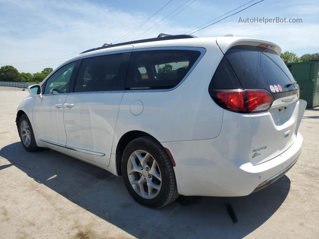 2017 Chrysler Pacifica Touring L White vin: 2C4RC1BG4HR794761