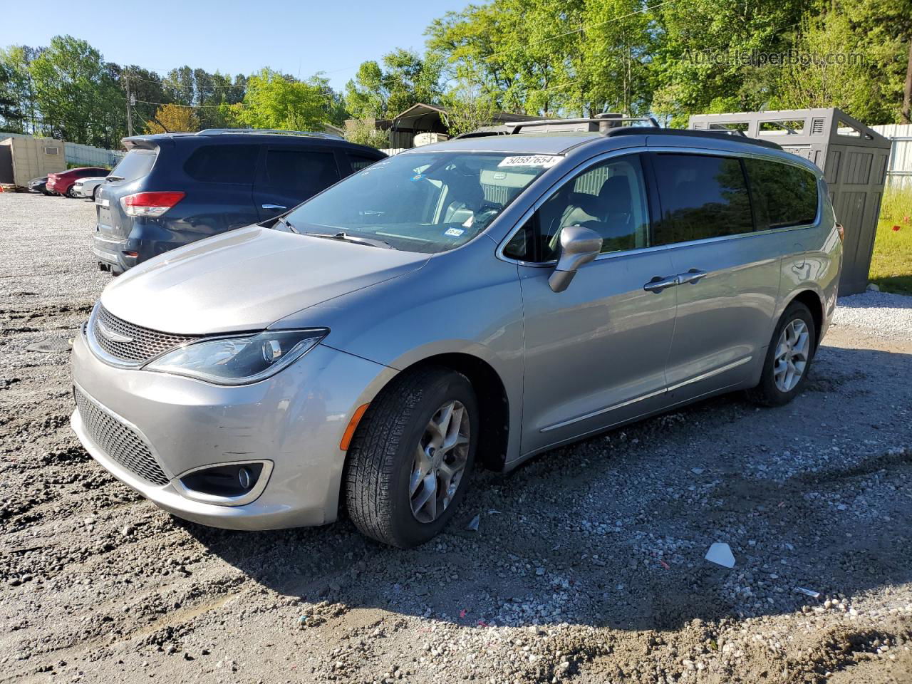 2017 Chrysler Pacifica Touring L Серебряный vin: 2C4RC1BG4HR831484