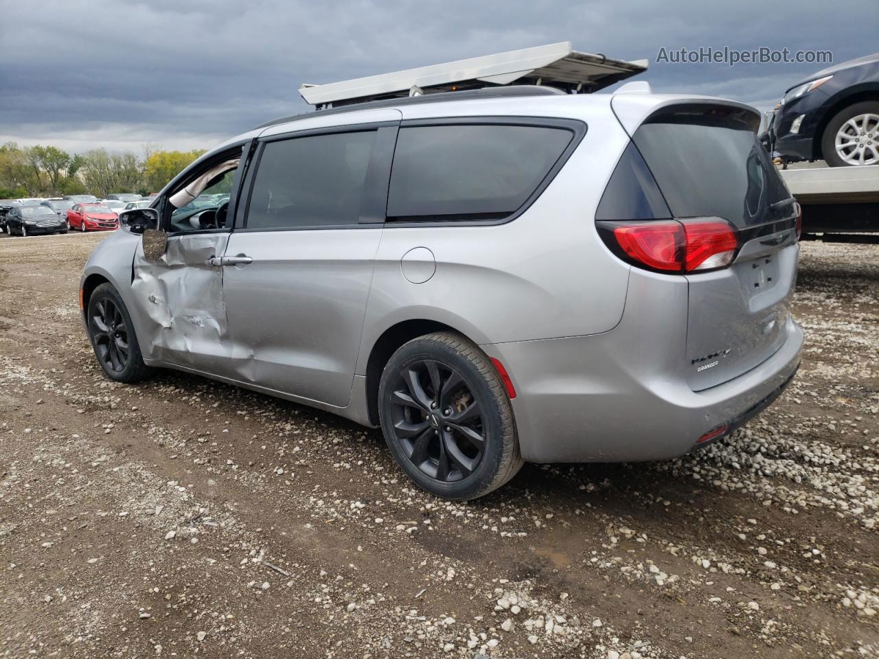 2020 Chrysler Pacifica Touring L Silver vin: 2C4RC1BG4LR102121