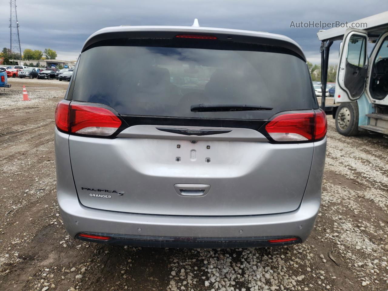 2020 Chrysler Pacifica Touring L Серебряный vin: 2C4RC1BG4LR102121