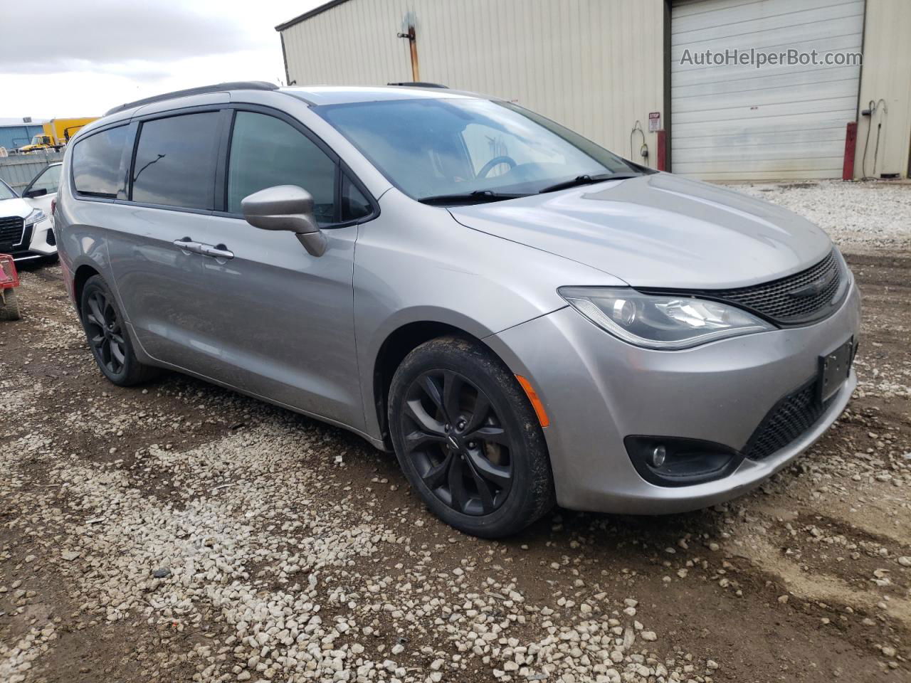 2020 Chrysler Pacifica Touring L Серебряный vin: 2C4RC1BG4LR102121