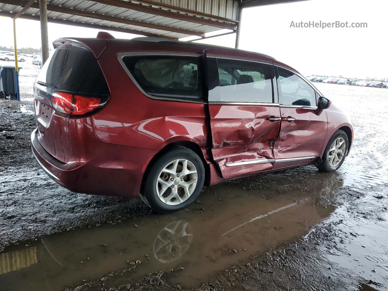 2020 Chrysler Pacifica Touring L Red vin: 2C4RC1BG4LR137614