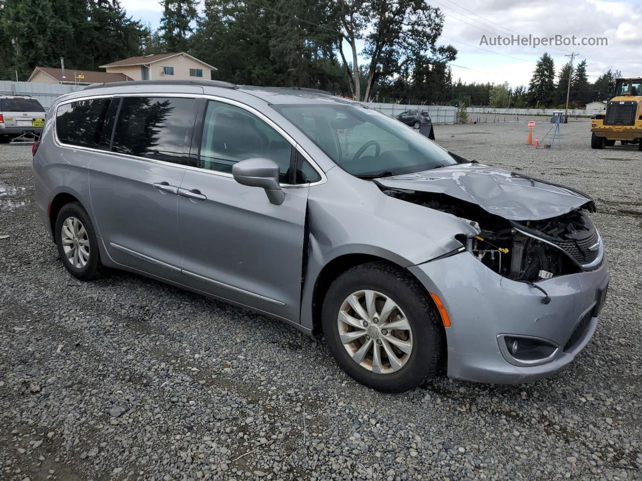 2017 Chrysler Pacifica Touring L Silver vin: 2C4RC1BG5HR516791