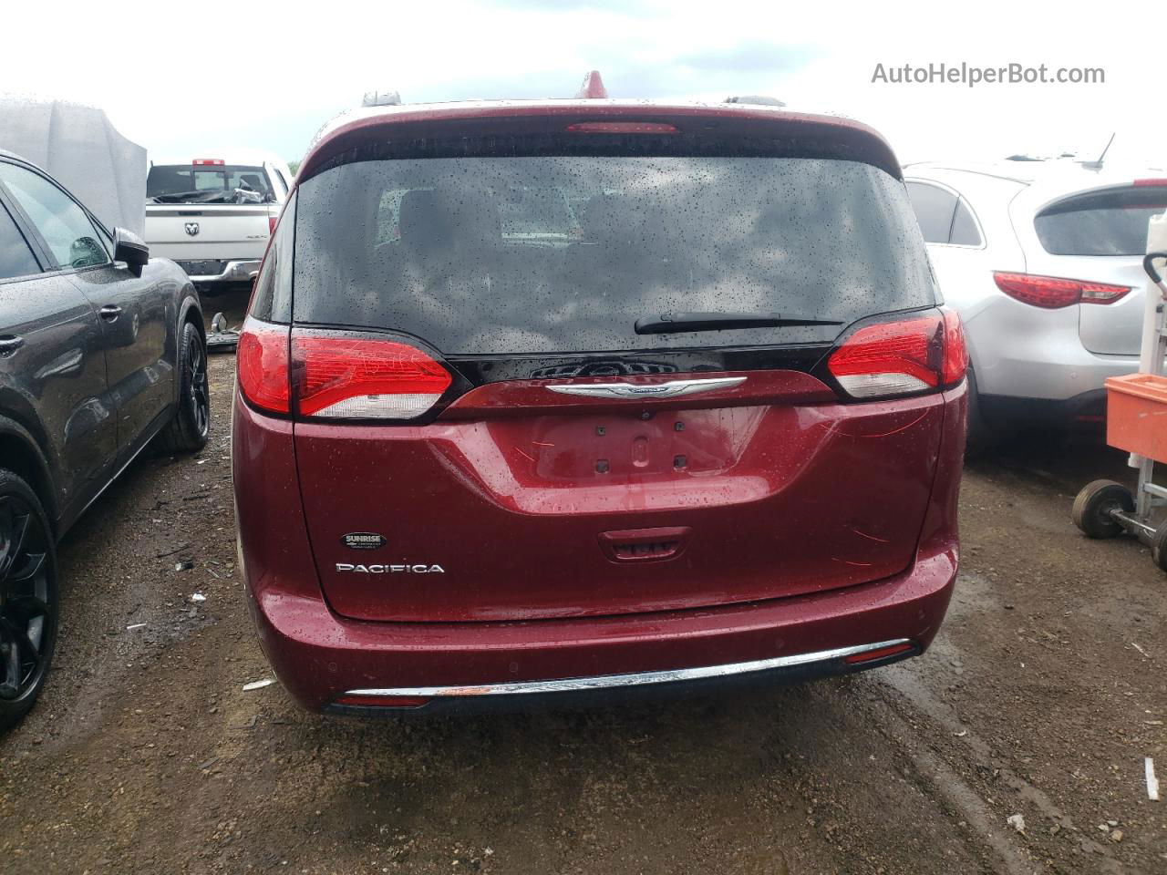 2017 Chrysler Pacifica Touring L Burgundy vin: 2C4RC1BG5HR520405