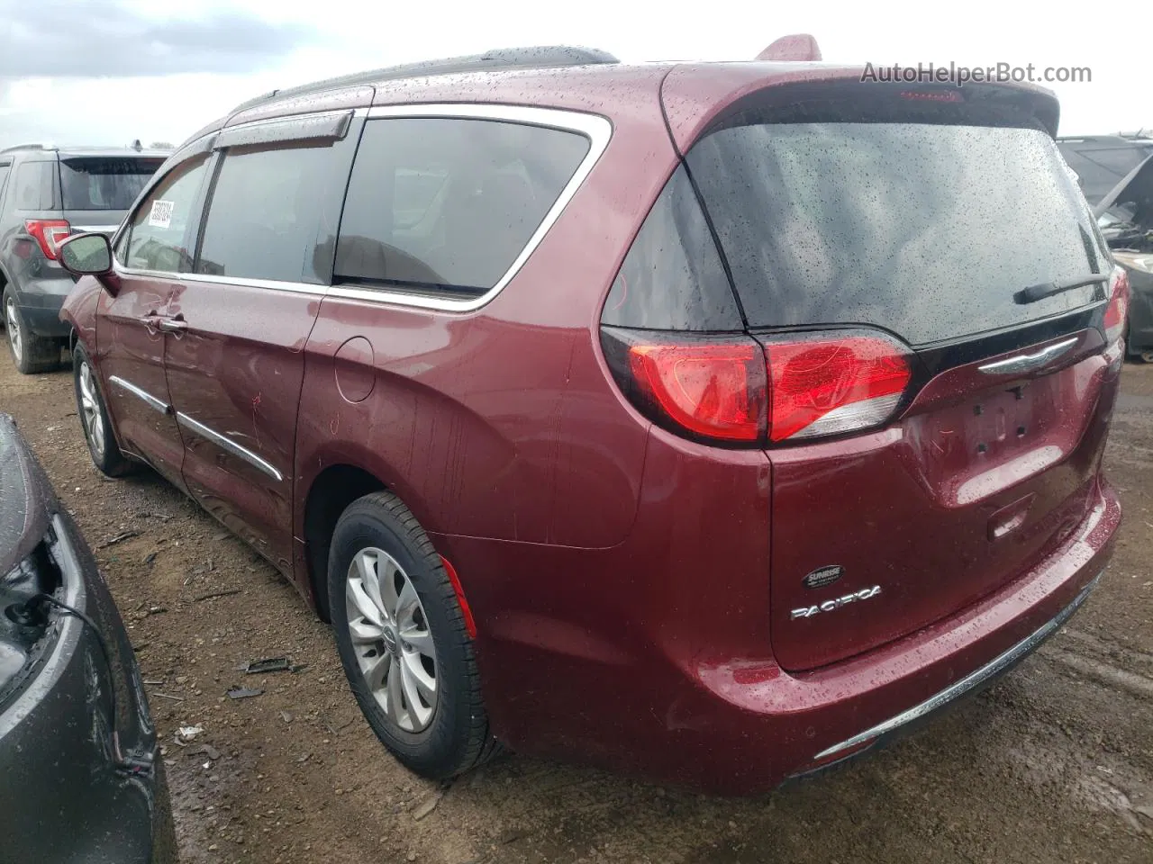 2017 Chrysler Pacifica Touring L Burgundy vin: 2C4RC1BG5HR520405