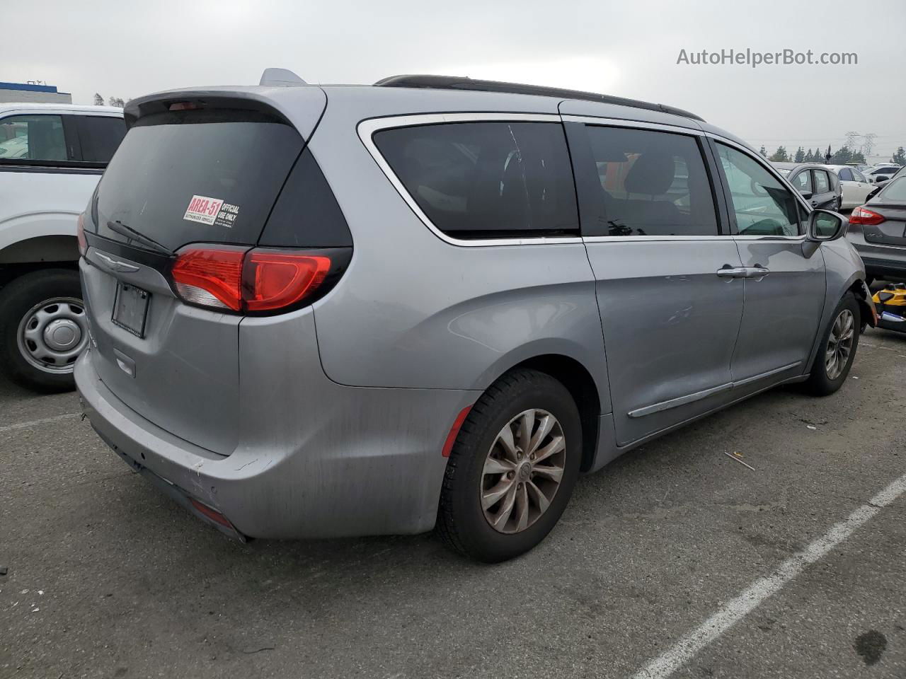 2017 Chrysler Pacifica Touring L Silver vin: 2C4RC1BG5HR539763