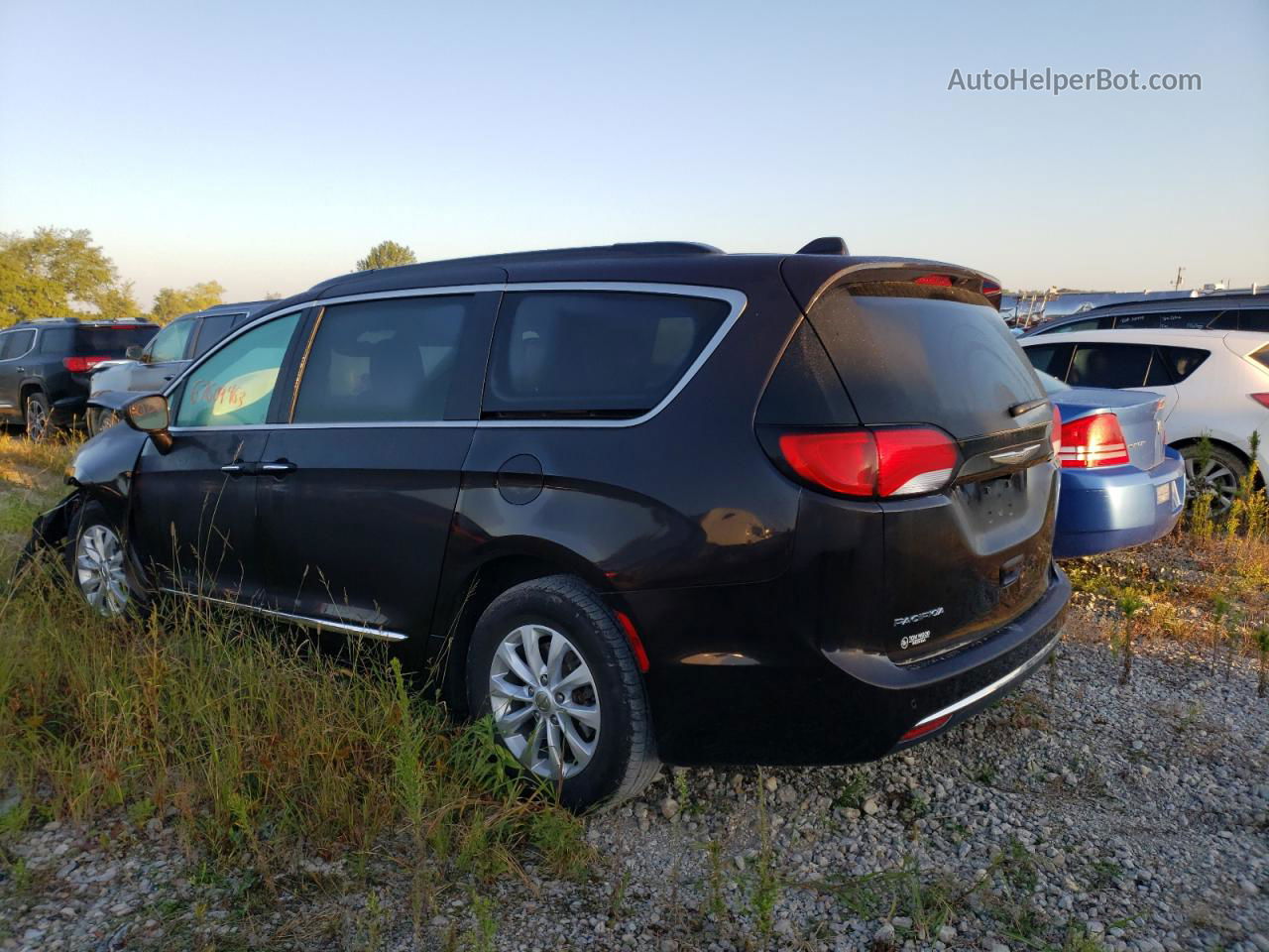 2017 Chrysler Pacifica Touring L Черный vin: 2C4RC1BG5HR569619