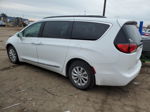 2017 Chrysler Pacifica Touring L White vin: 2C4RC1BG5HR656453