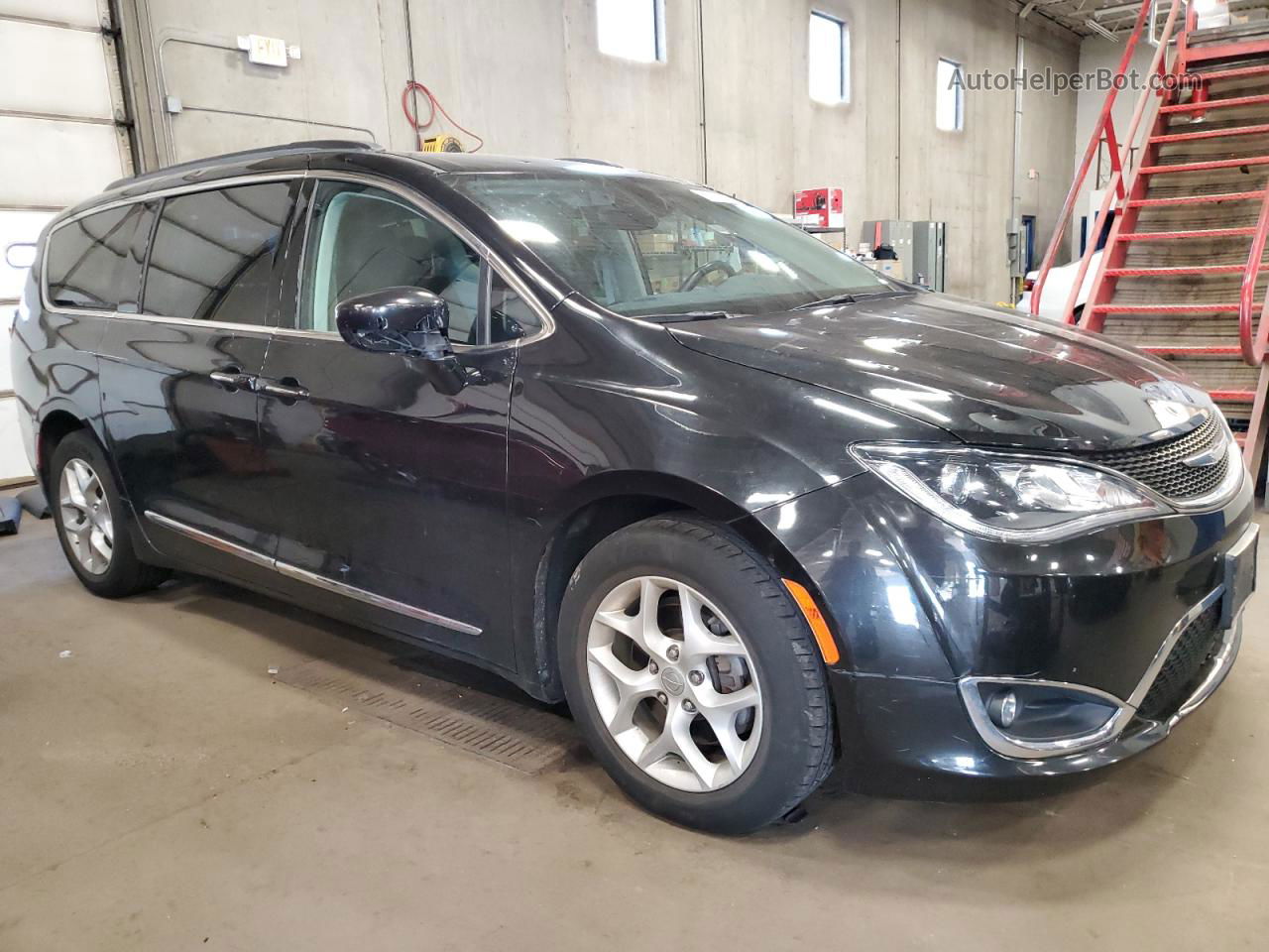 2017 Chrysler Pacifica Touring L Black vin: 2C4RC1BG5HR734259