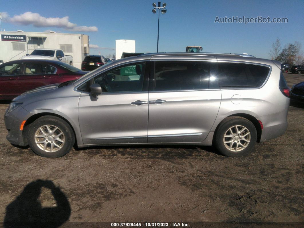 2020 Chrysler Pacifica Touring L Серебряный vin: 2C4RC1BG5LR111605