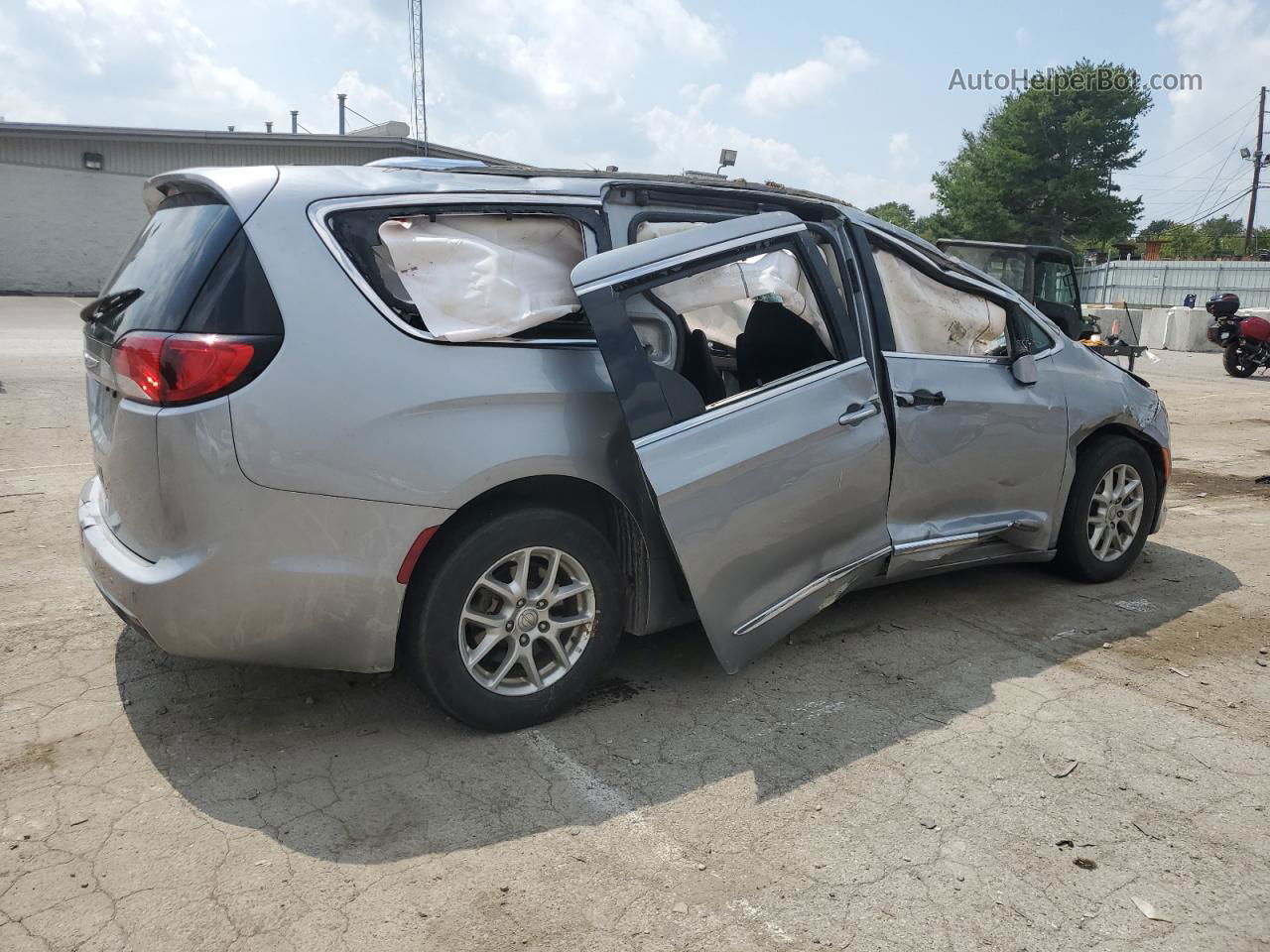 2020 Chrysler Pacifica Touring L Silver vin: 2C4RC1BG5LR157239