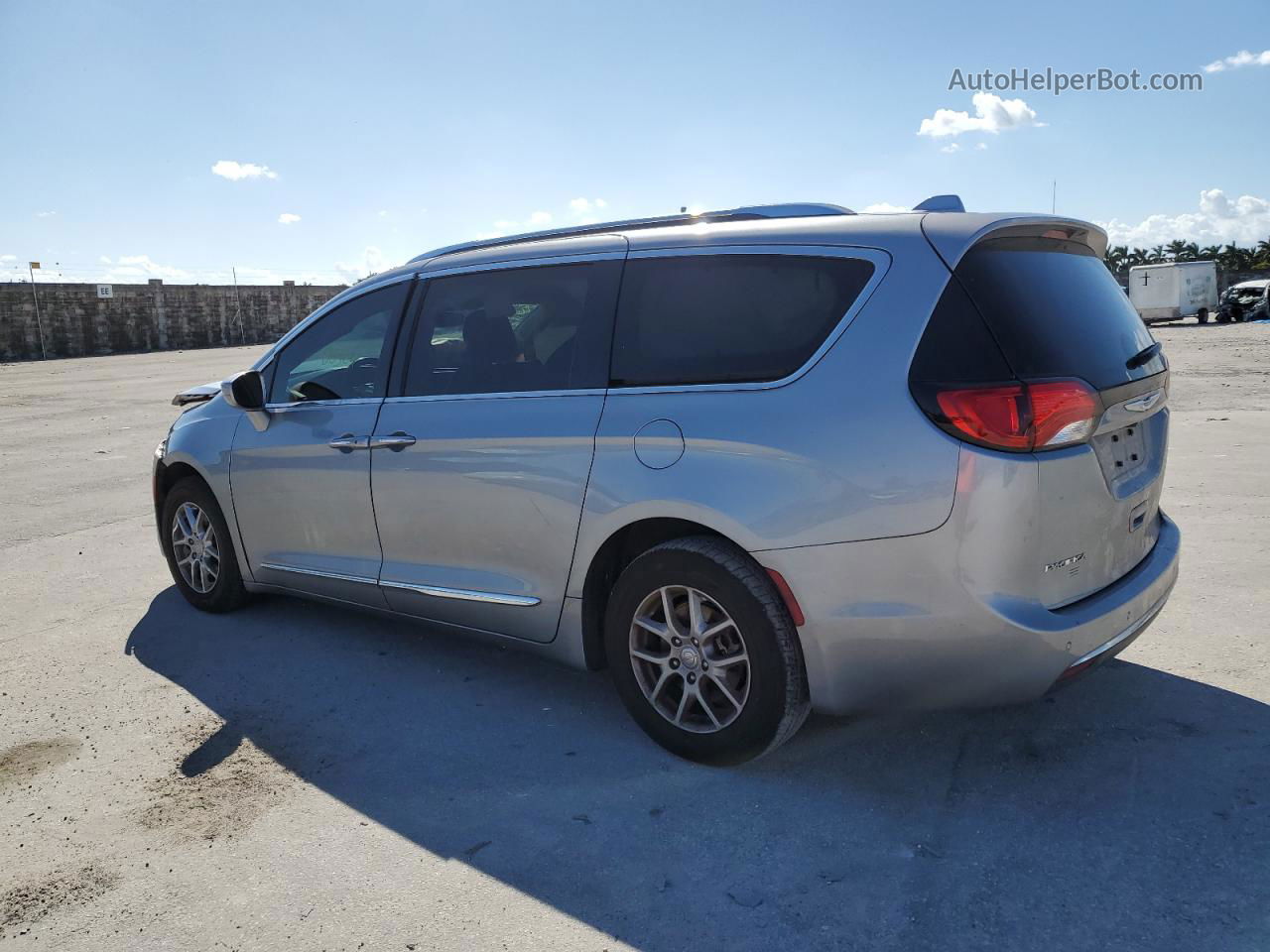 2020 Chrysler Pacifica Touring L Серебряный vin: 2C4RC1BG5LR272696