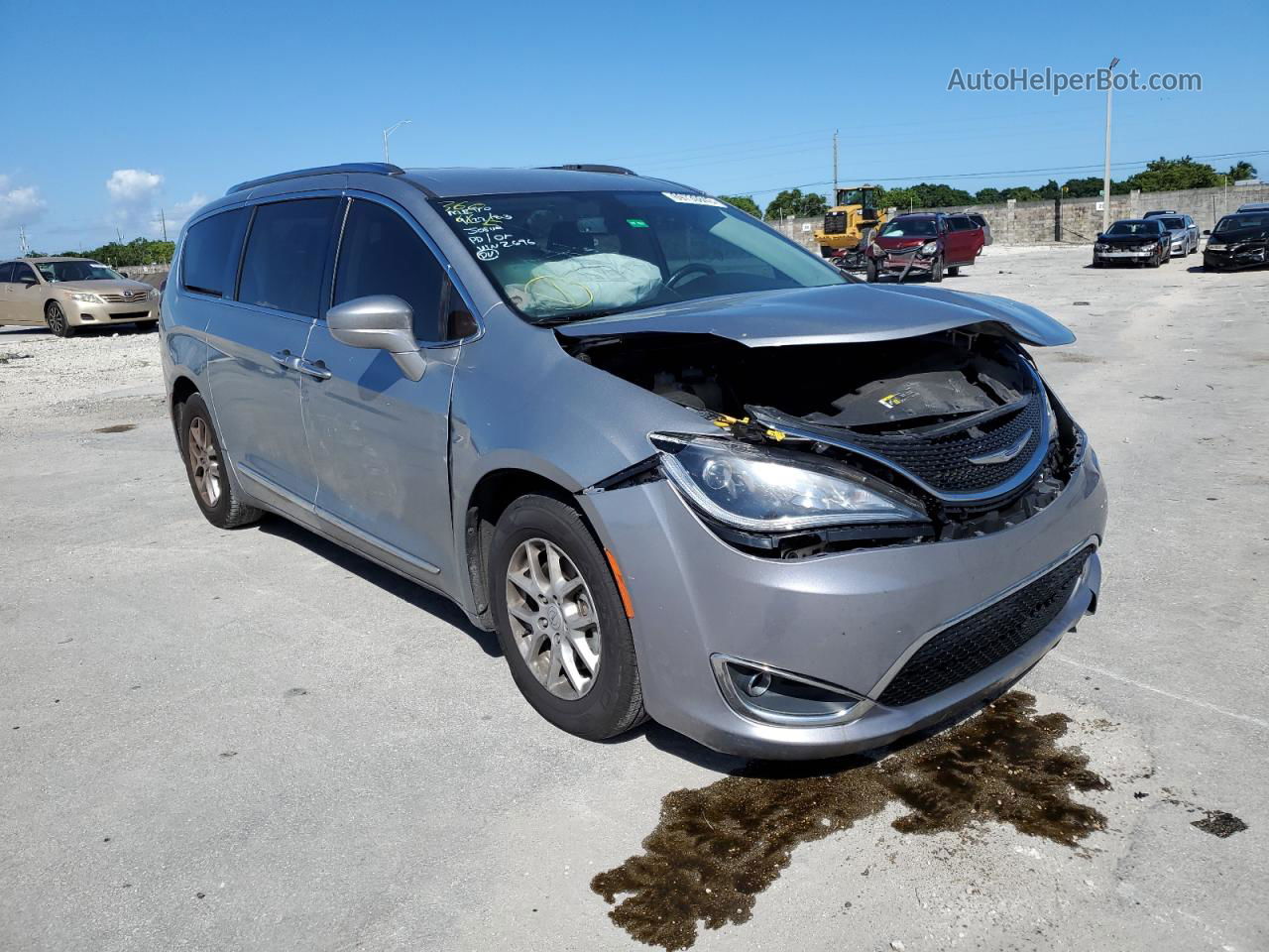 2020 Chrysler Pacifica Touring L Серебряный vin: 2C4RC1BG5LR272696