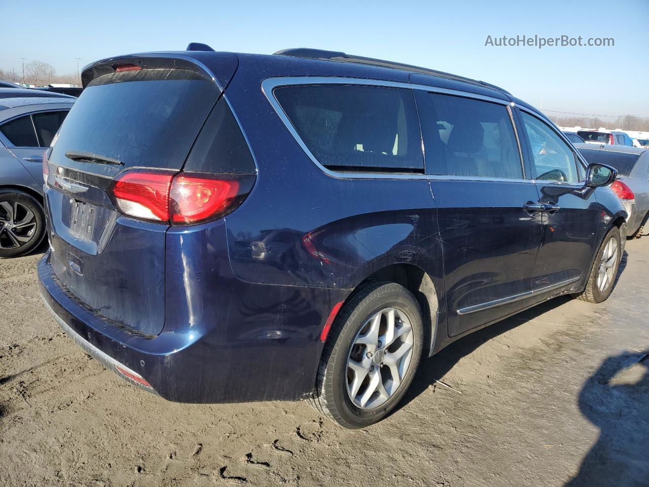 2017 Chrysler Pacifica Touring L Blue vin: 2C4RC1BG6HR520610