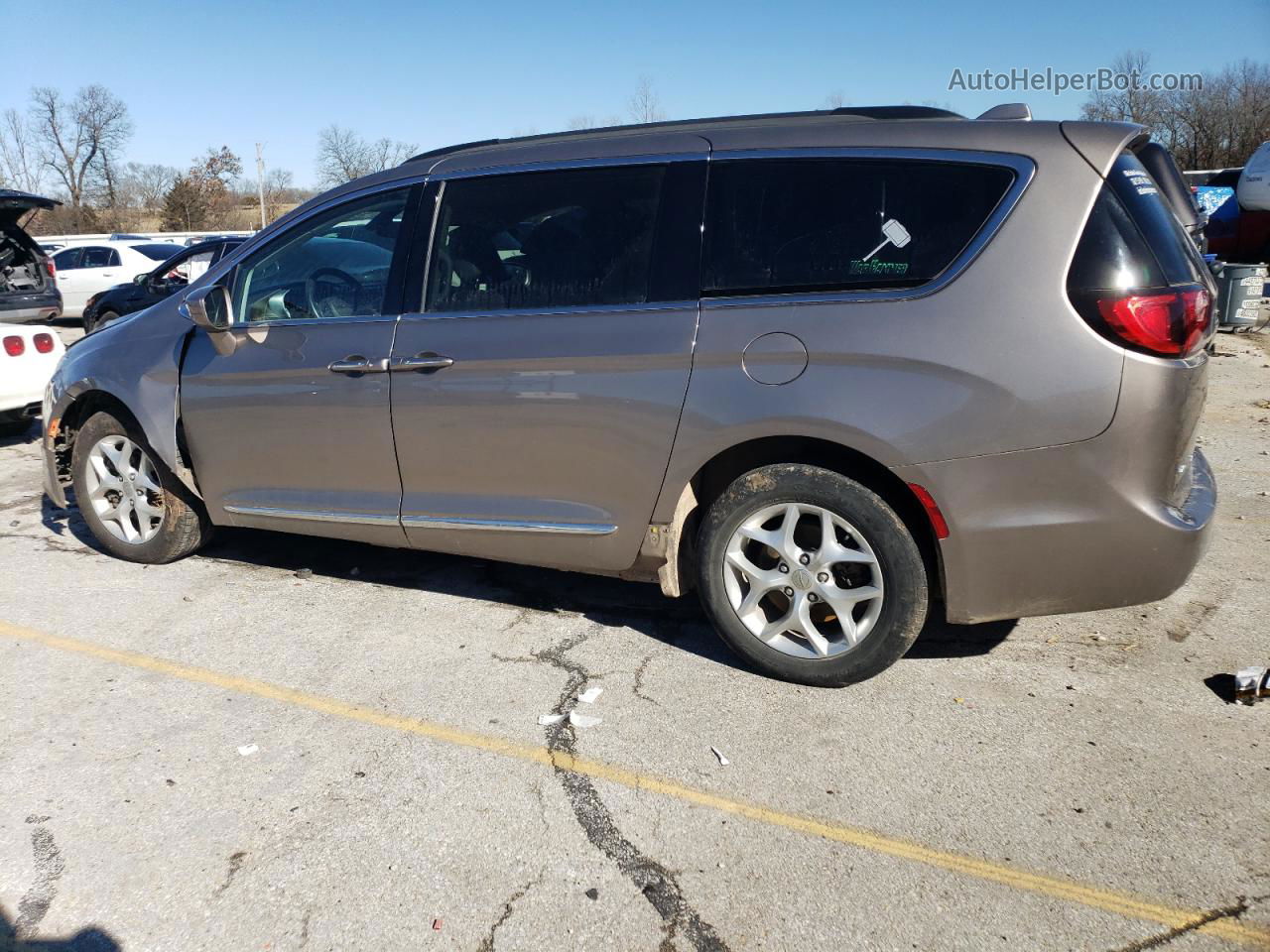 2017 Chrysler Pacifica Touring L Tan vin: 2C4RC1BG6HR661273