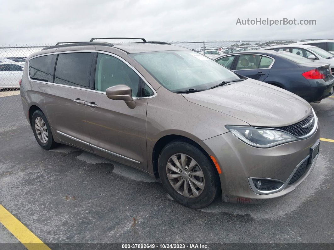 2017 Chrysler Pacifica Touring-l Beige vin: 2C4RC1BG6HR711850