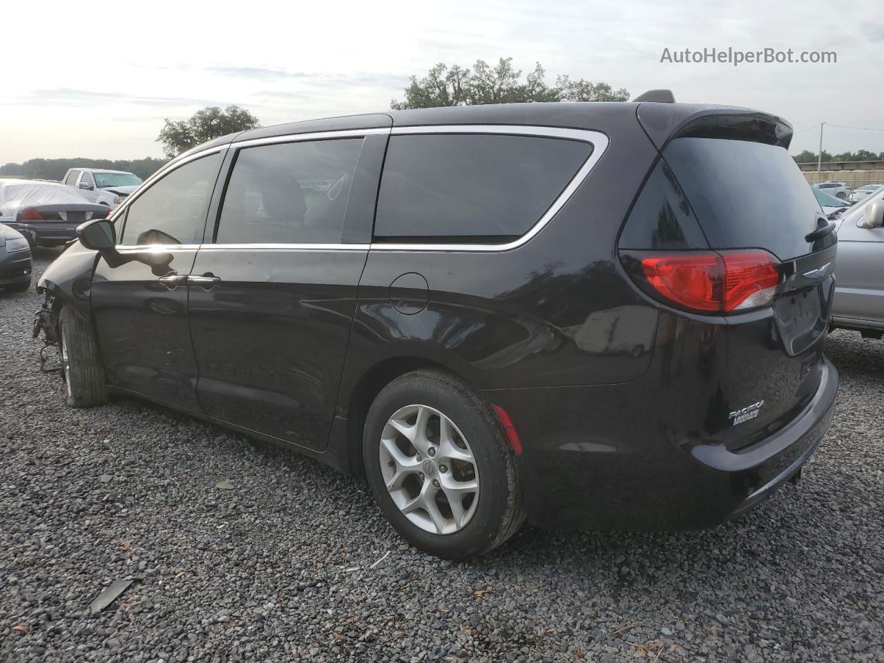 2017 Chrysler Pacifica Touring L Black vin: 2C4RC1BG6HR833589