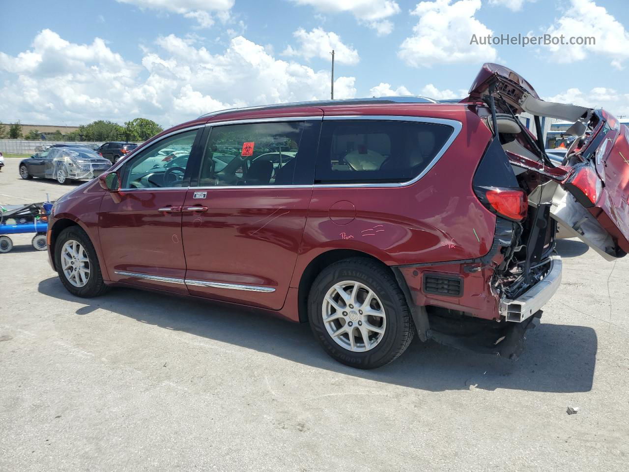 2020 Chrysler Pacifica Touring L Red vin: 2C4RC1BG6LR125786