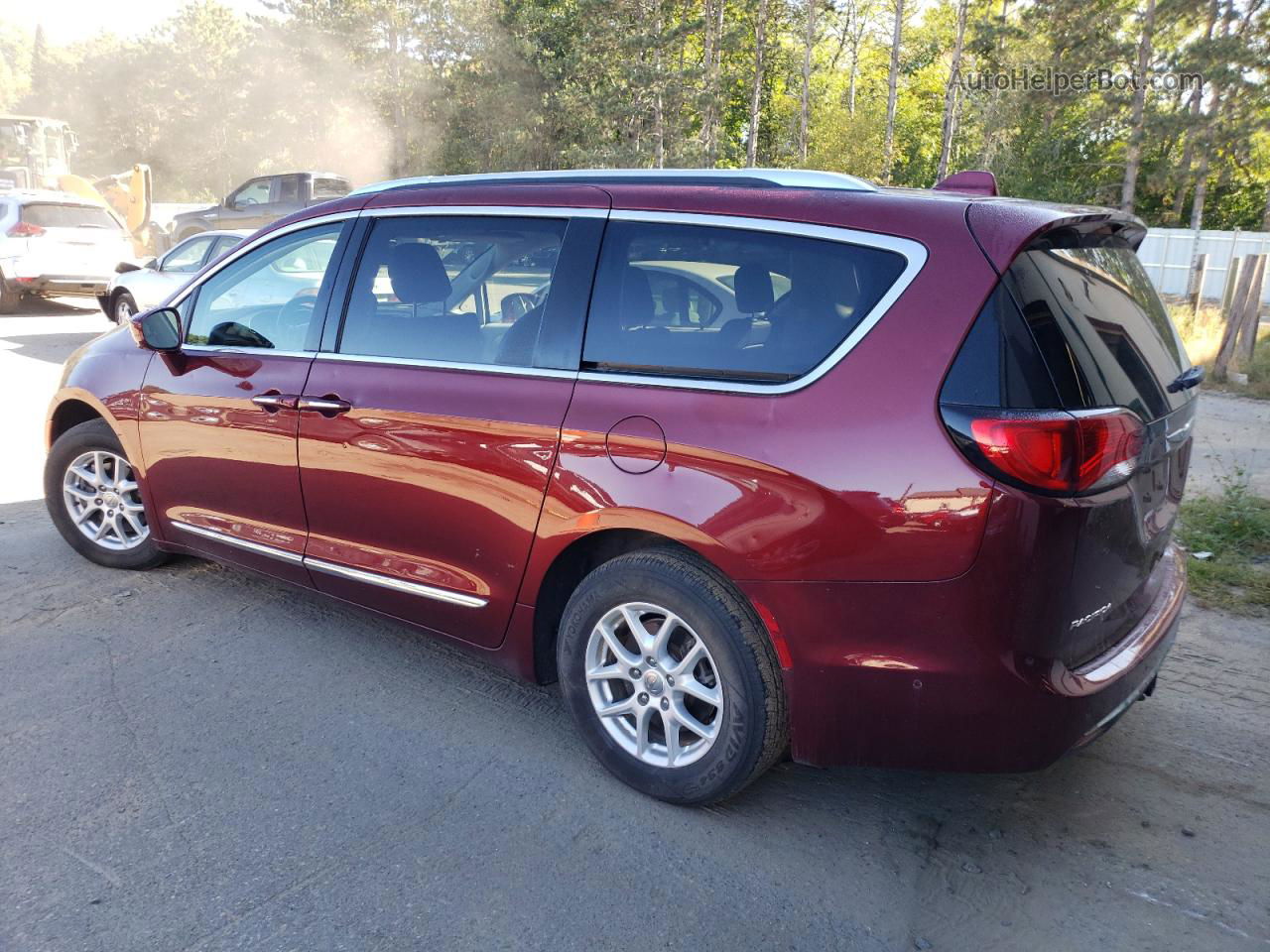 2020 Chrysler Pacifica Touring L Бордовый vin: 2C4RC1BG6LR135511