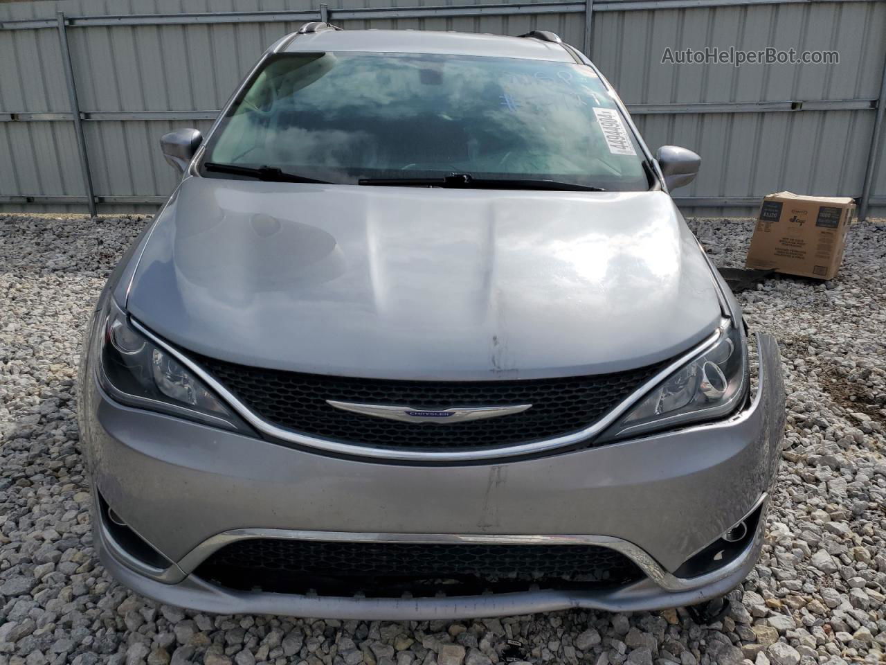 2020 Chrysler Pacifica Touring L Silver vin: 2C4RC1BG6LR181999