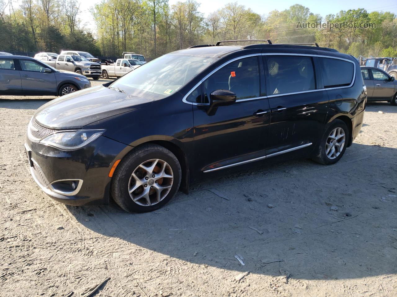 2017 Chrysler Pacifica Touring L Gray vin: 2C4RC1BG7HR507929