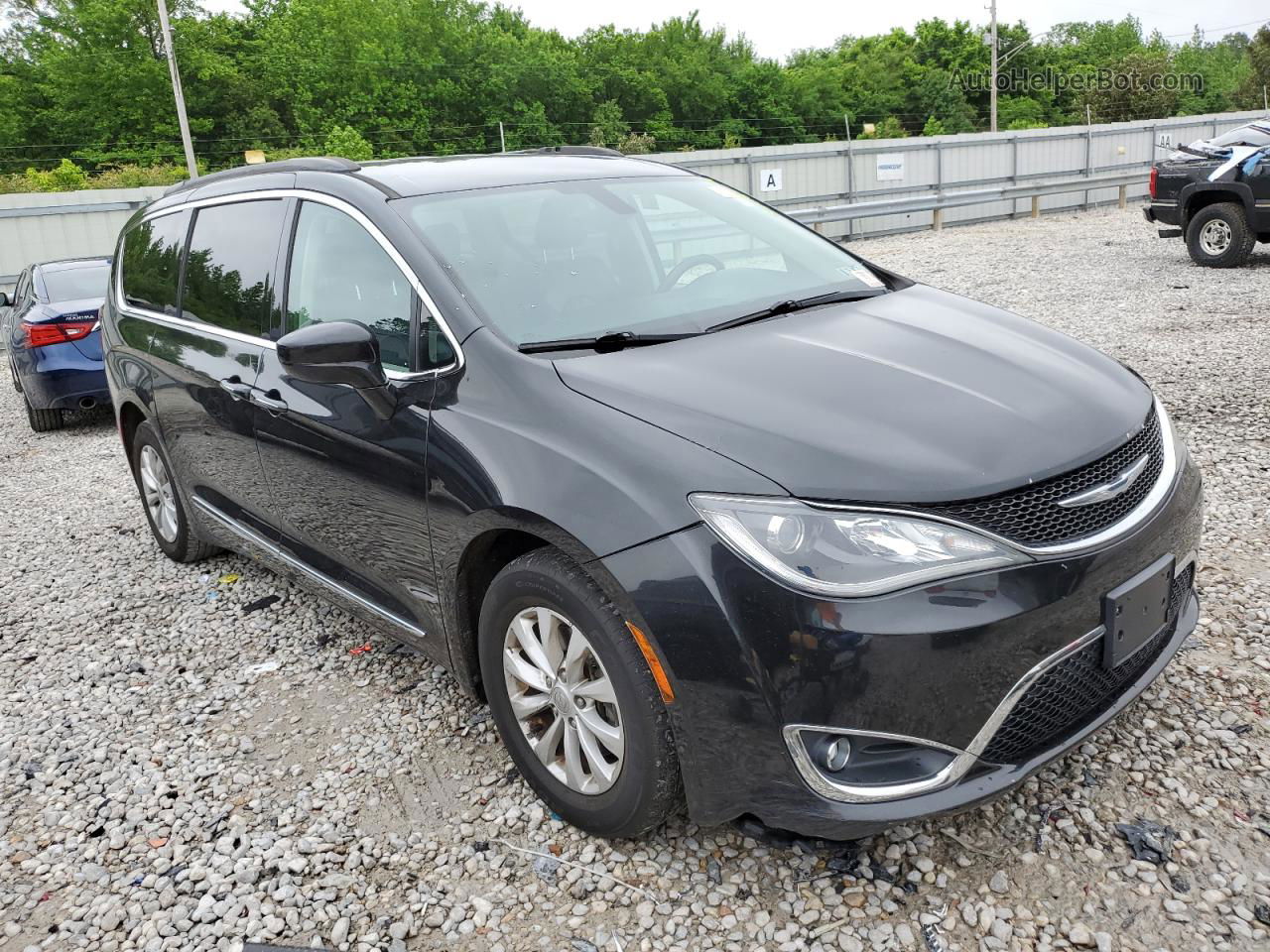 2017 Chrysler Pacifica Touring L Black vin: 2C4RC1BG7HR535472