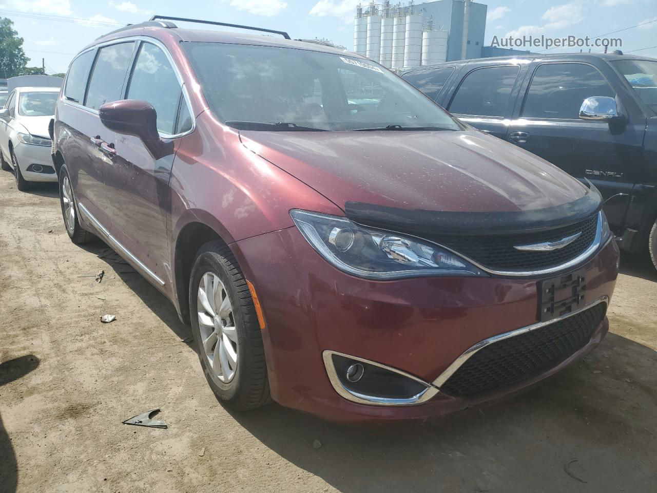 2017 Chrysler Pacifica Touring L Red vin: 2C4RC1BG7HR552188