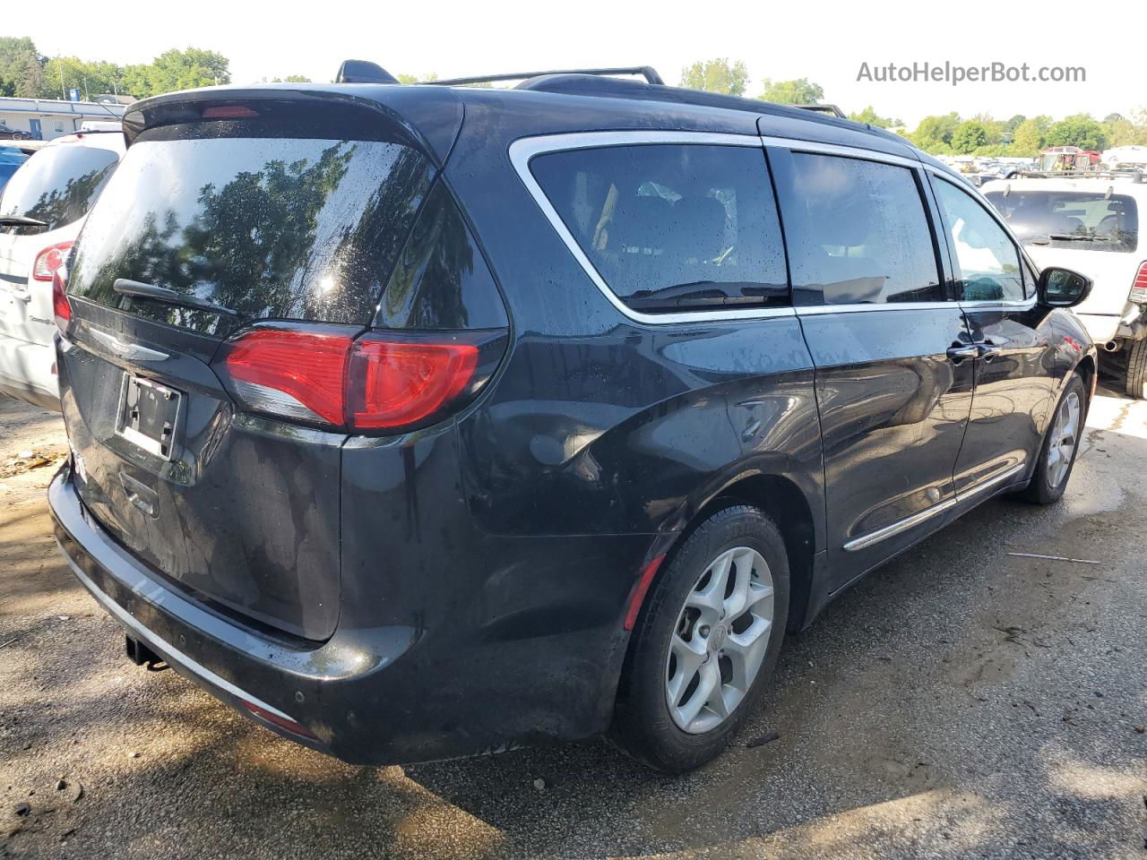 2017 Chrysler Pacifica Touring L Black vin: 2C4RC1BG7HR570626