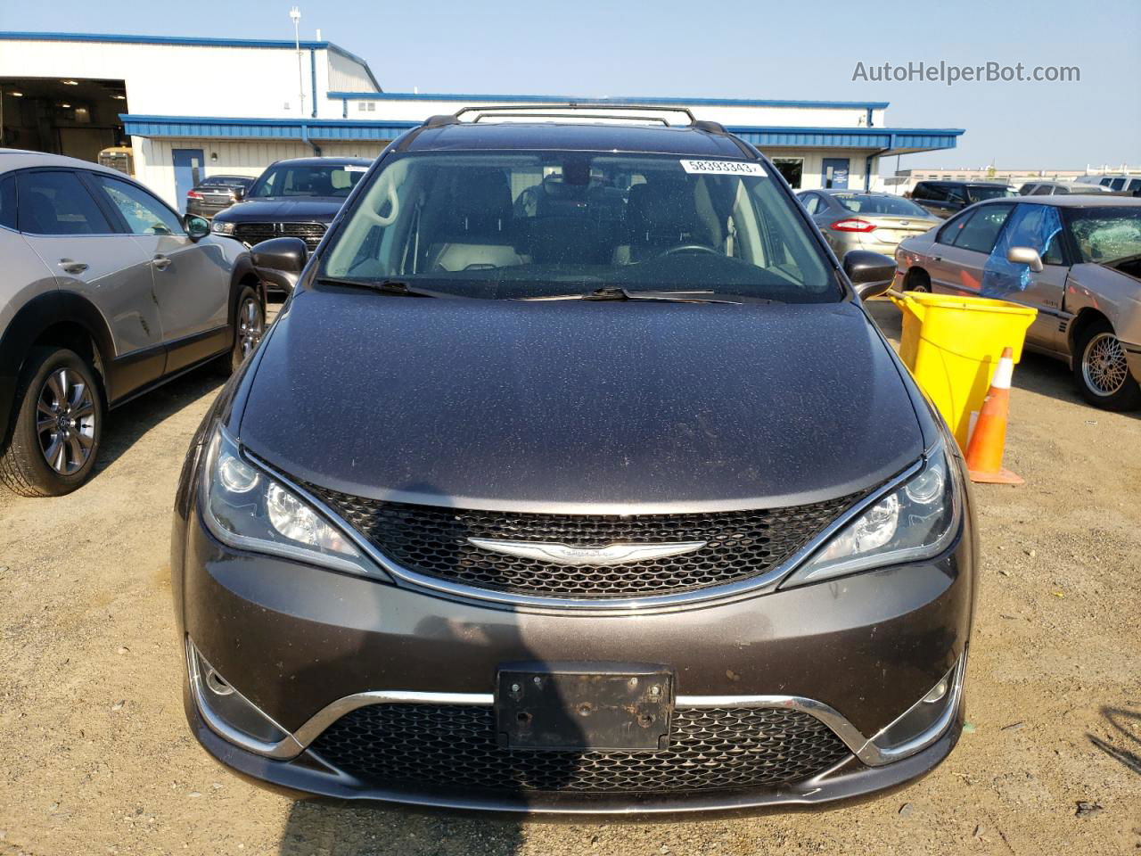 2017 Chrysler Pacifica Touring L Gray vin: 2C4RC1BG7HR670032