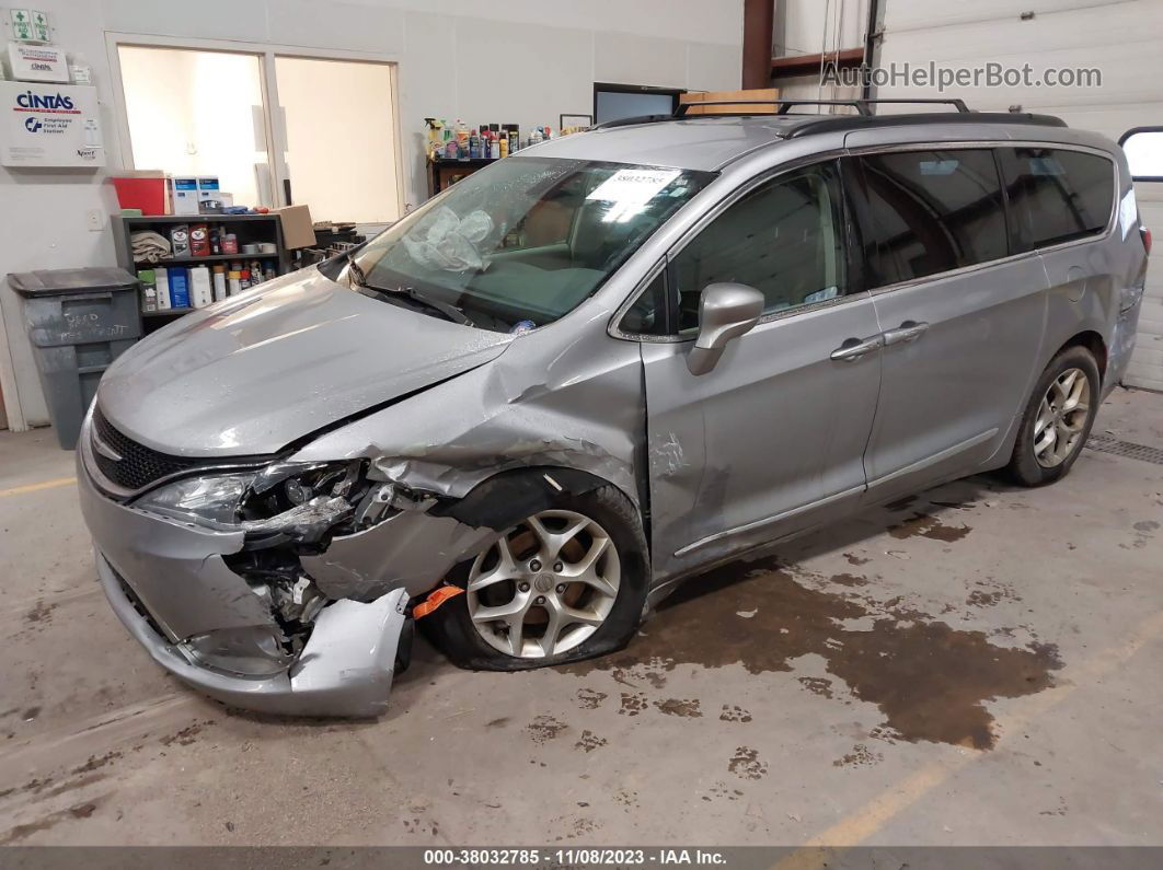 2017 Chrysler Pacifica Touring-l Gray vin: 2C4RC1BG7HR822911