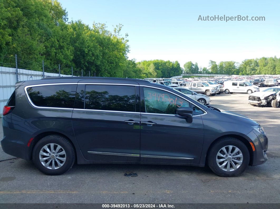 2017 Chrysler Pacifica Touring-l Gray vin: 2C4RC1BG7HR839966