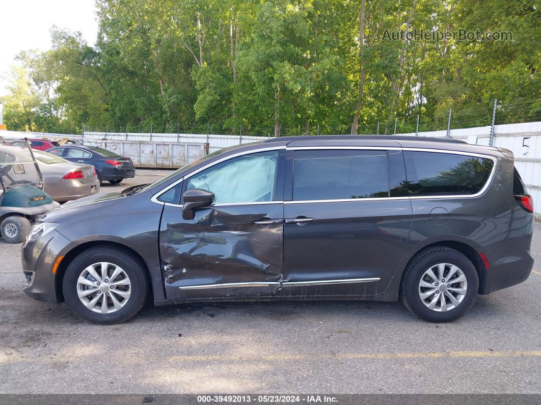 2017 Chrysler Pacifica Touring-l Gray vin: 2C4RC1BG7HR839966