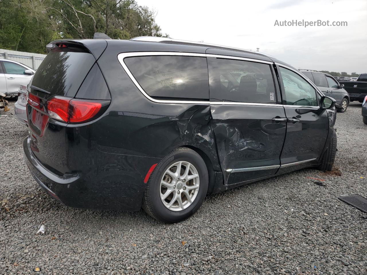 2020 Chrysler Pacifica Touring L Black vin: 2C4RC1BG7LR134755