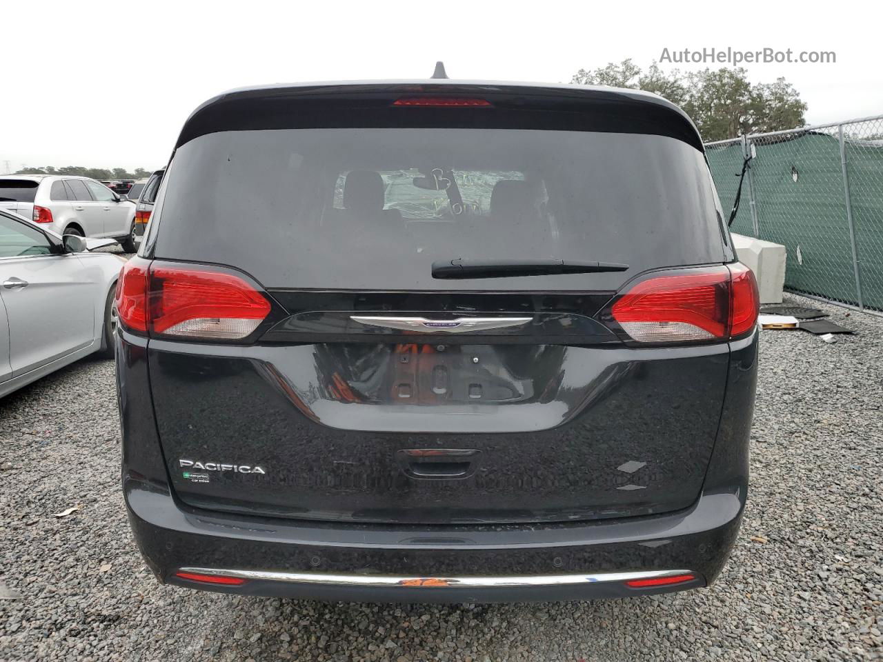 2020 Chrysler Pacifica Touring L Black vin: 2C4RC1BG7LR134755