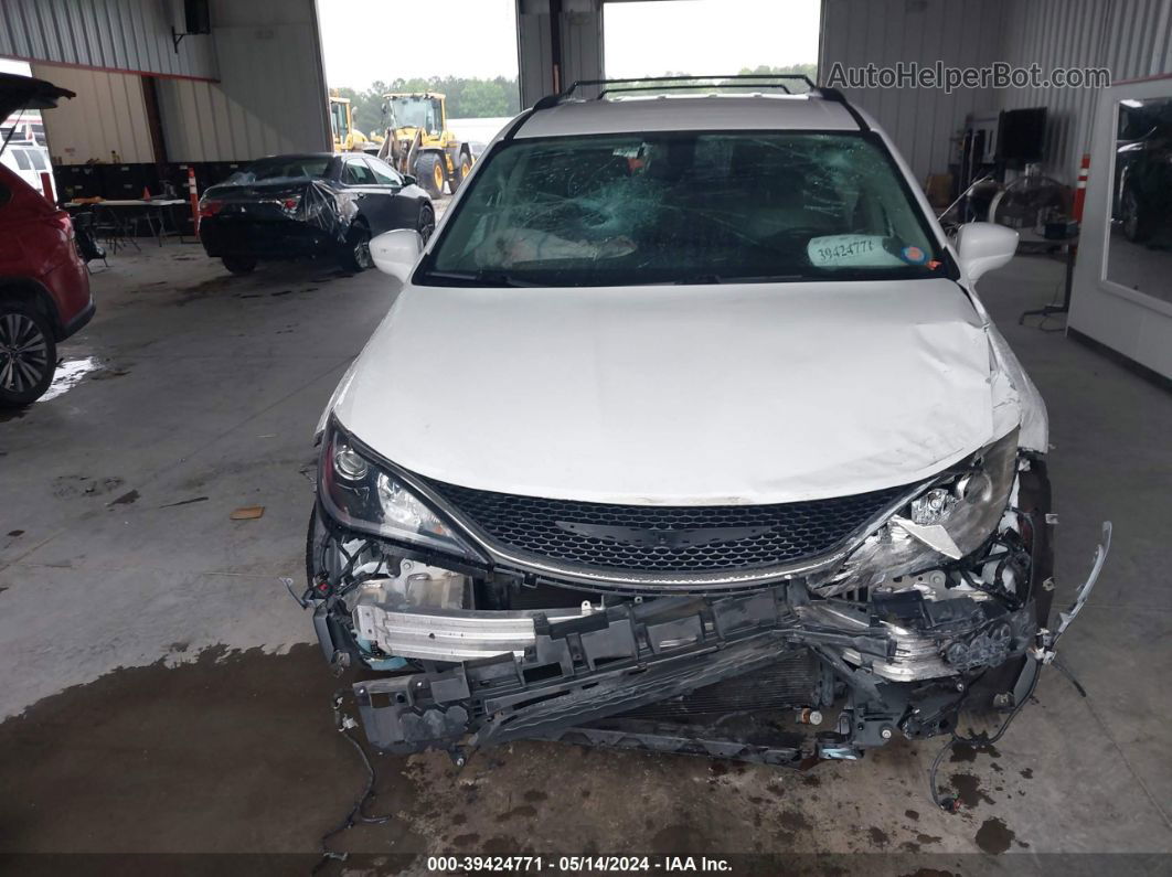 2017 Chrysler Pacifica Touring-l White vin: 2C4RC1BG8HR524397