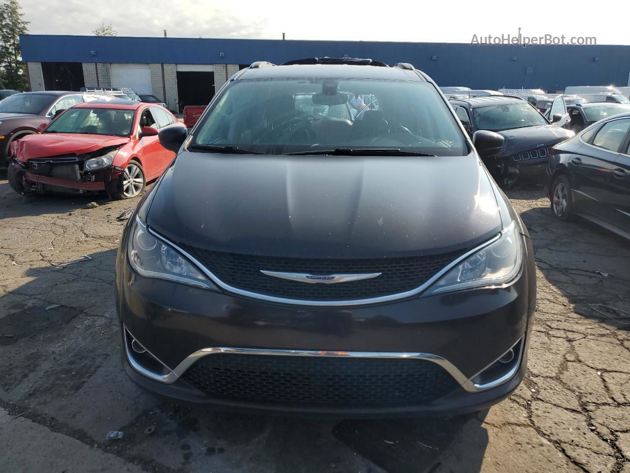 2017 Chrysler Pacifica Touring L Угольный vin: 2C4RC1BG8HR621910