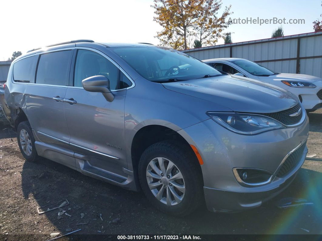 2017 Chrysler Pacifica Touring-l Silver vin: 2C4RC1BG8HR648380