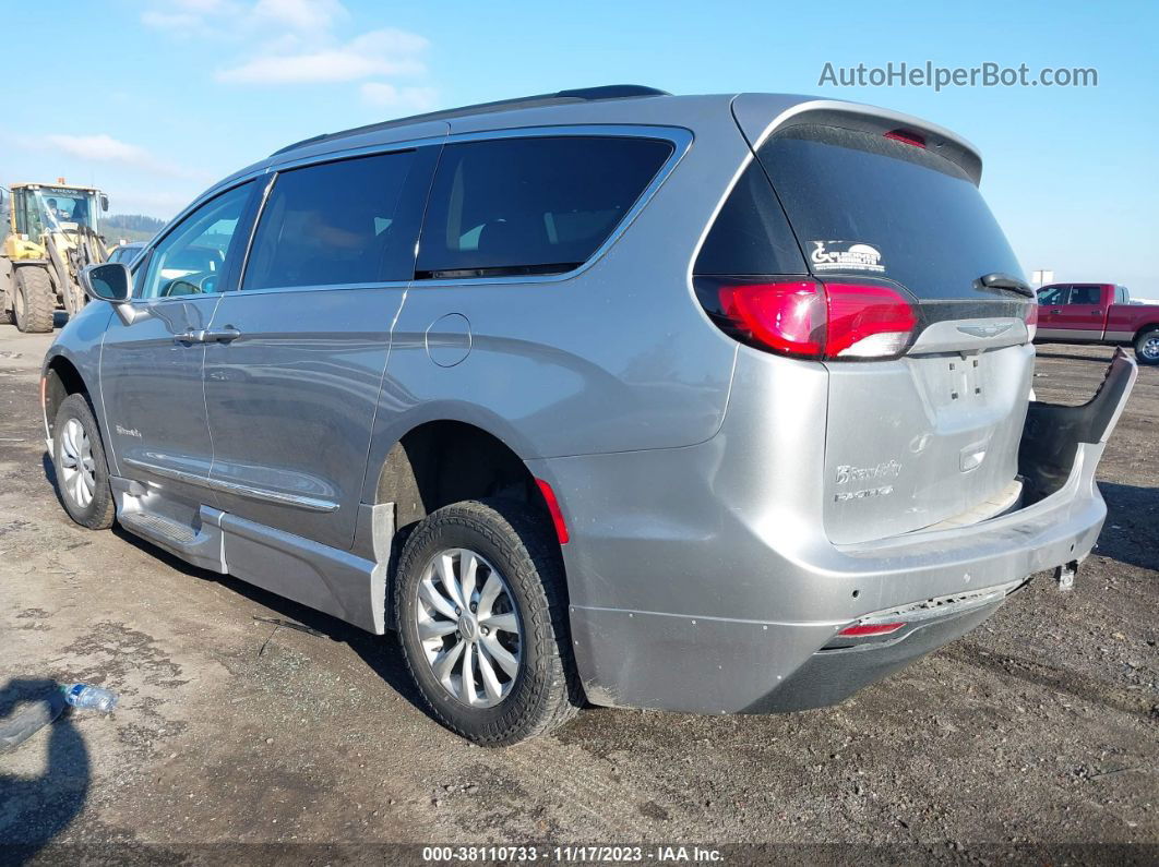 2017 Chrysler Pacifica Touring-l Silver vin: 2C4RC1BG8HR648380