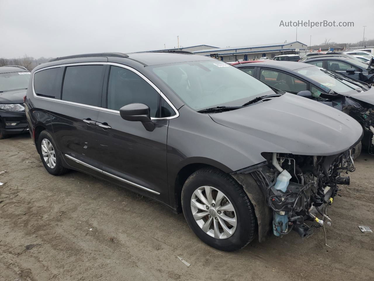 2017 Chrysler Pacifica Touring L Black vin: 2C4RC1BG8HR688488